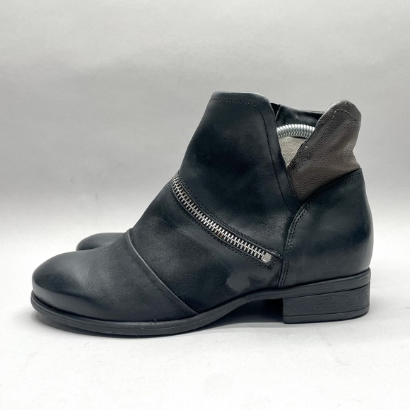 Miz Mooz Boots Womens 38/ 7 Wide Solace Cut Out Bootie Shoe Black Leather Zipper - Picture 4 of 15